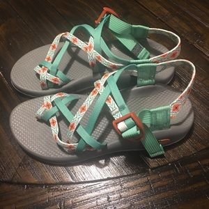 Women’s Chacos!